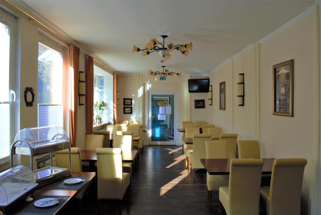 Hotel Am Bahnhof Weilburg Exteriör bild